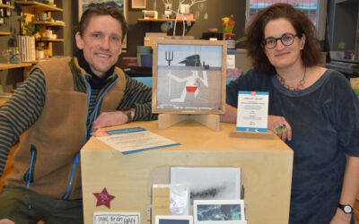 Lokales Kunstnetzwerk unterstützt Straßenzeitung STROHhalm